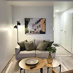 Апартаменты Bright Two-room Near The Centre *